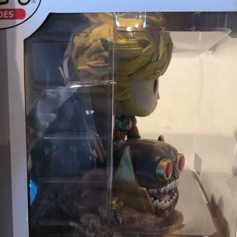 Funko Aquaman Deluxe Vinyl Figure with Gold and Black Accents
